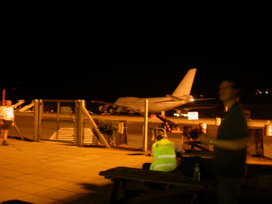 Flugzeug auf dem Flughafen Wideawake auf Ascension Island