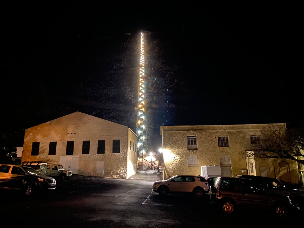 Jakobsleiter und Museum in Jamestown auf der Insel St. Helena bei Nacht