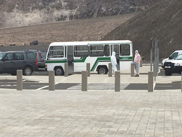 Minibus auf St. Helena, um Neuankömmlinge in ihre Quarantänequartiere zu bringen.